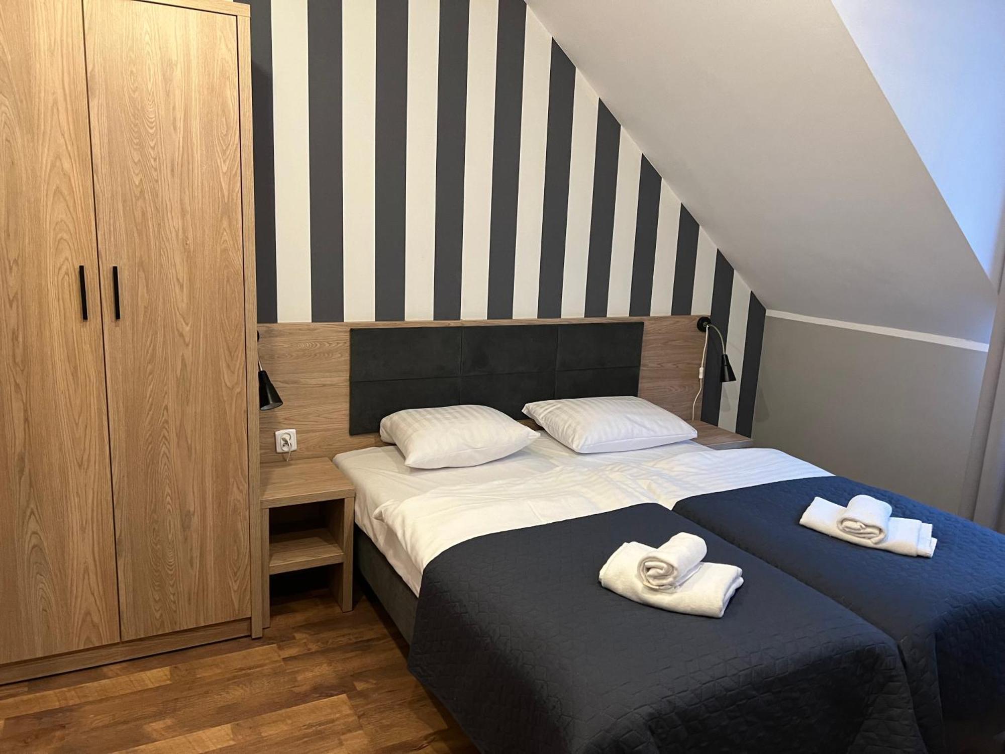 Zlote Gory - Czarna Gora Bed and Breakfast Siena Buitenkant foto