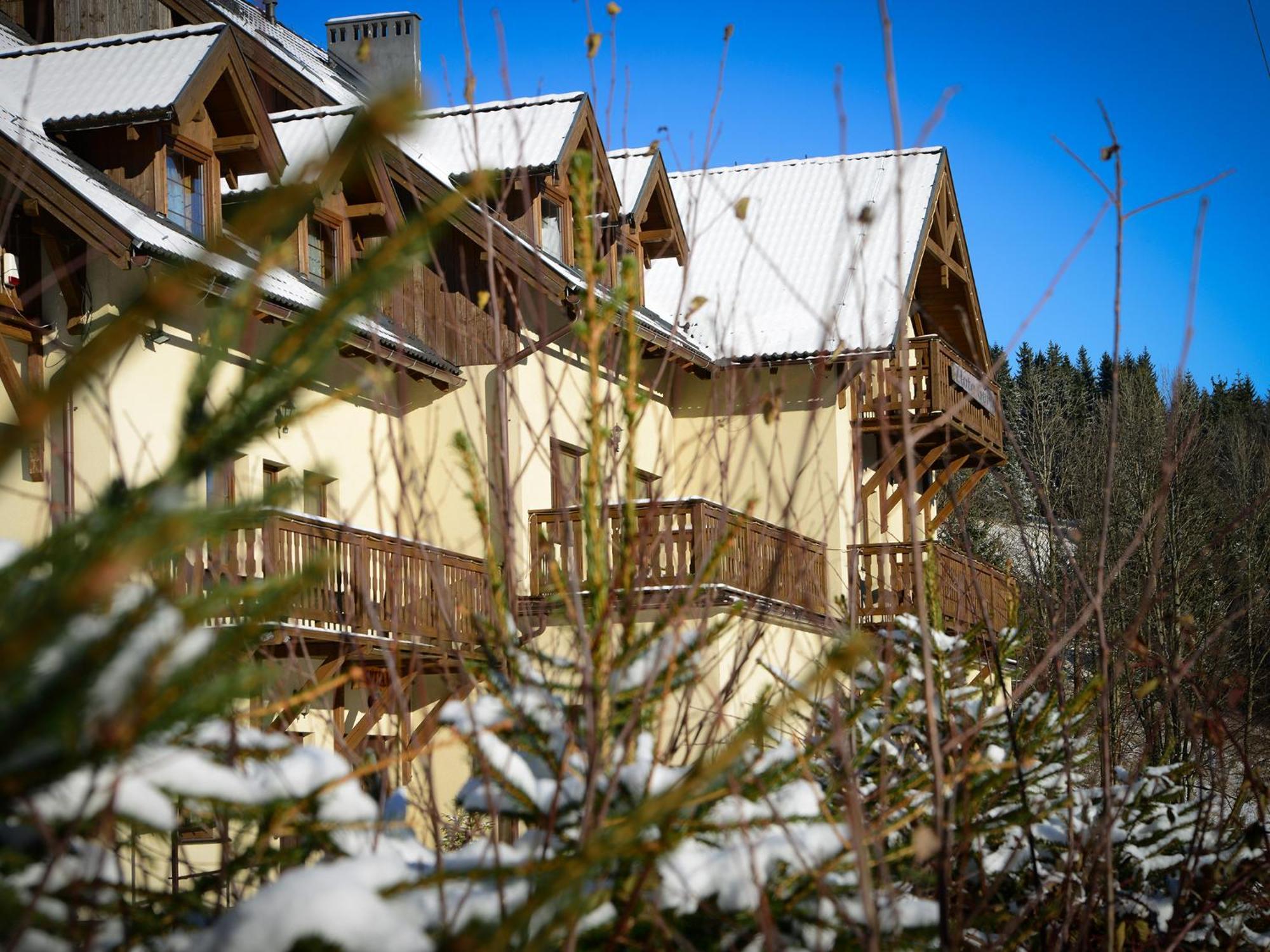 Zlote Gory - Czarna Gora Bed and Breakfast Siena Buitenkant foto