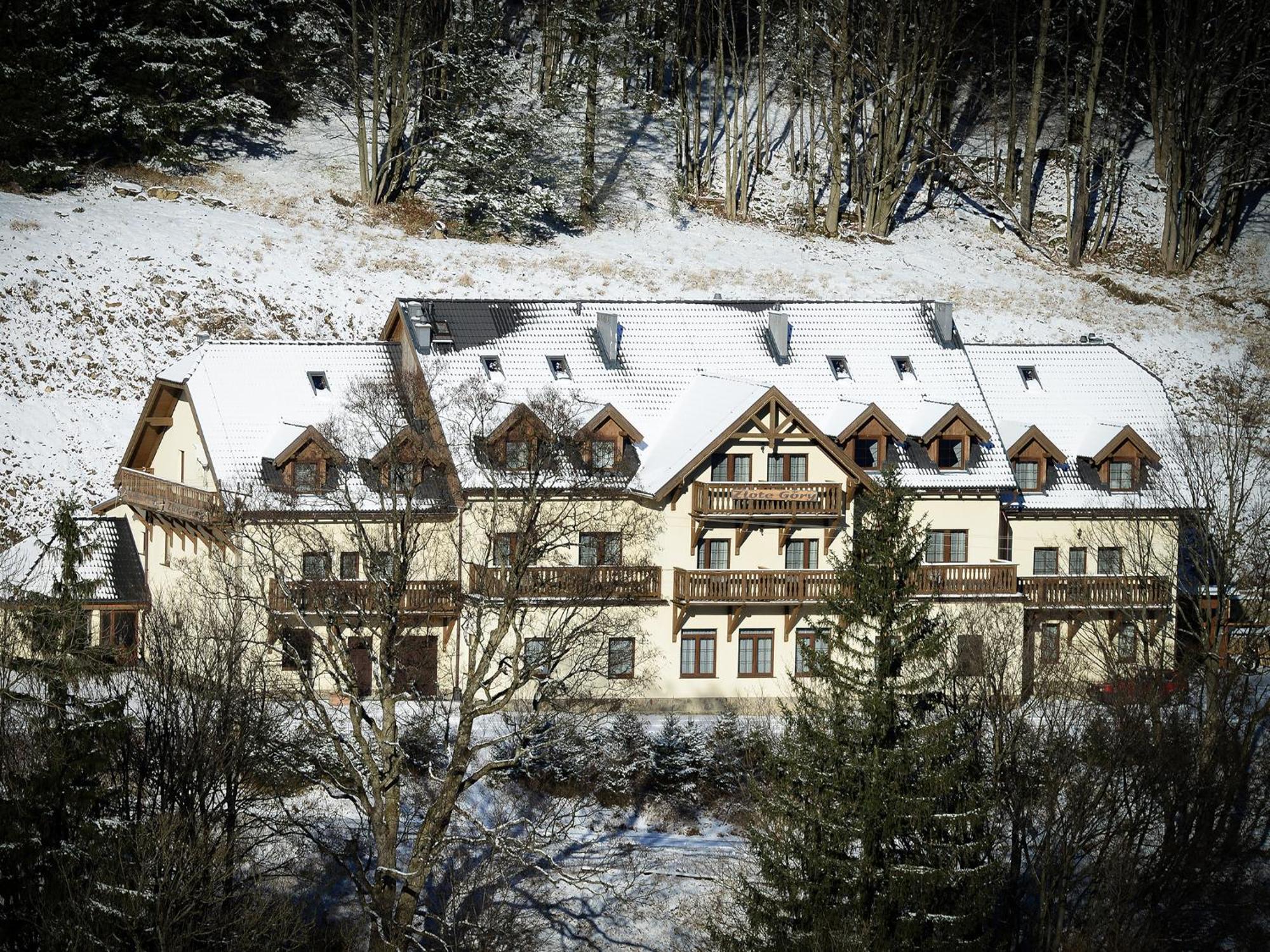 Zlote Gory - Czarna Gora Bed and Breakfast Siena Buitenkant foto